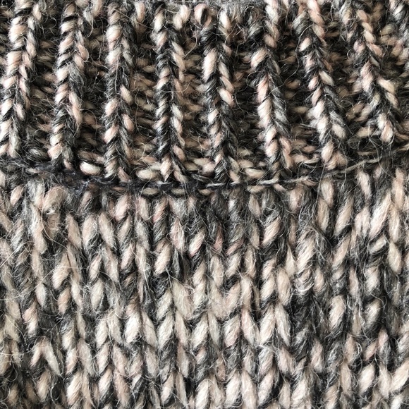 GAP Cable Knit Sweater - Picture 3 of 9